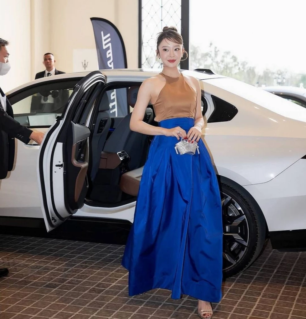 ดราม่าชุดเหมือน มายด์-แอฟ ทักษอร เป๊ะแค่ไหนดูกันเอาเอง