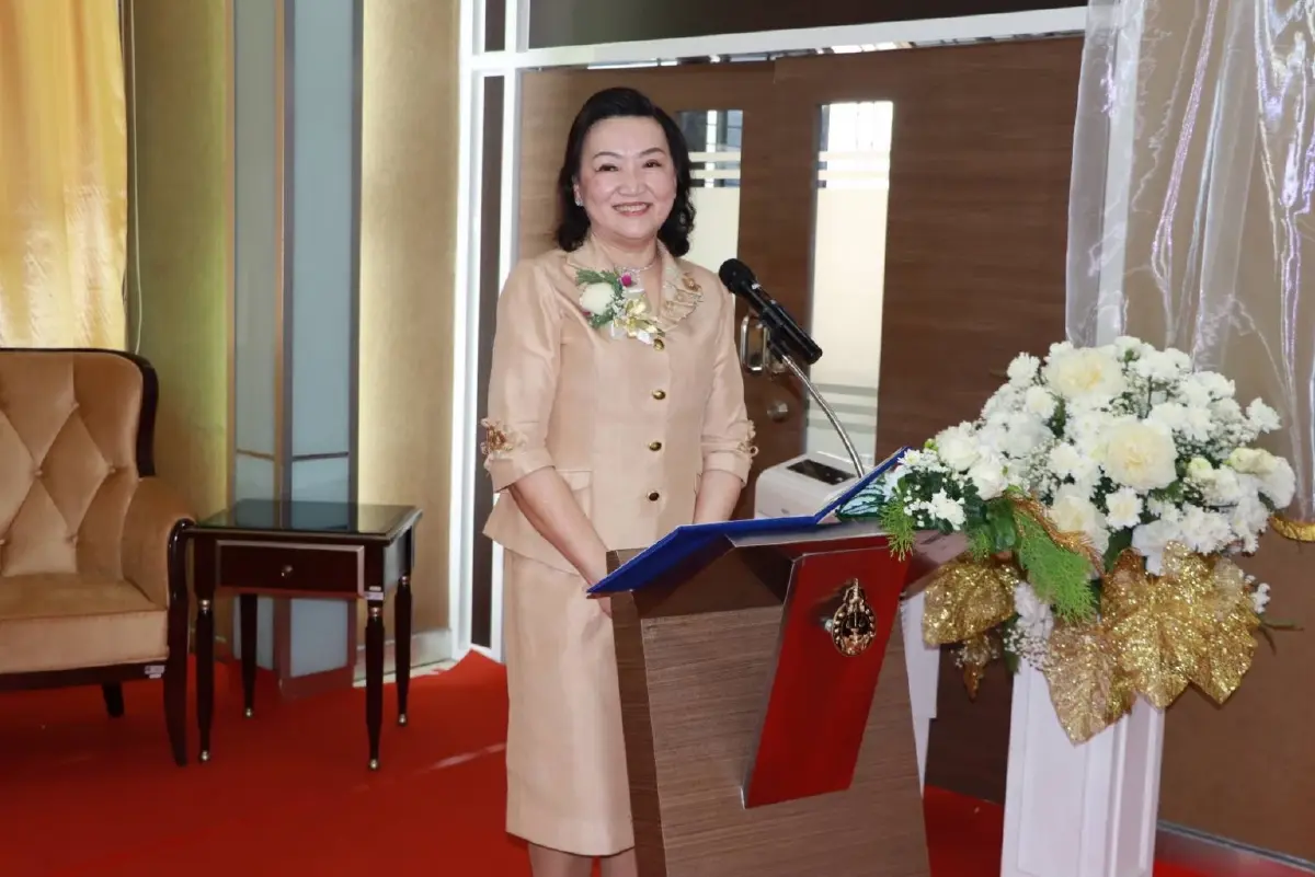 นางอโนชา ชีวิตโสภณ ประธานศาลฎีกา