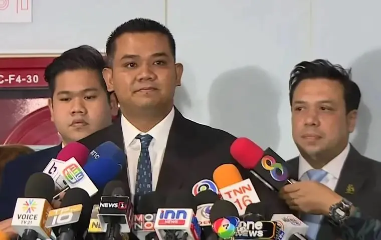 นายชัยชนะ สส.นครศรีธรรมราช พรรคประชาธิปัตย์ / ประธาน กมธ.ตำรวจ
