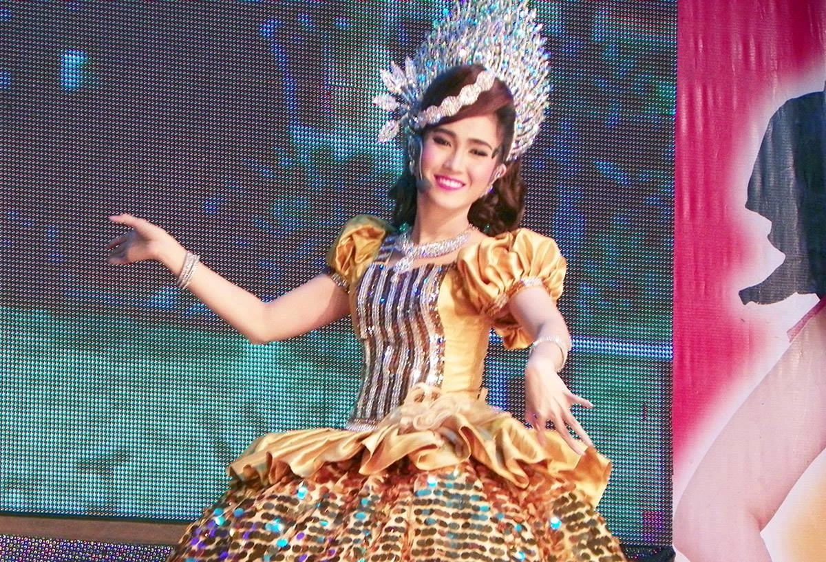 ทำความรู้จัก "วิรดา วงศ์เทวัญ" นางเอกลิเก นักร้องชื่อดัง น้องสาว กุ้ง สุธิราช