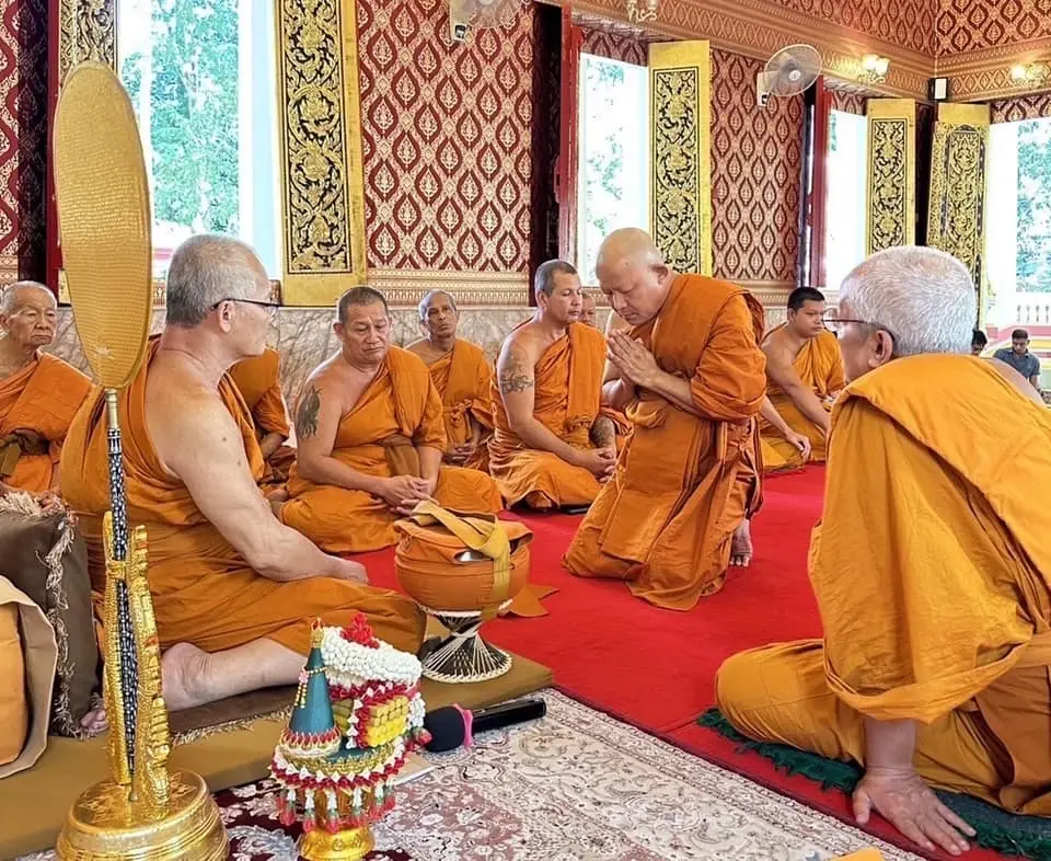 ศรีสุวรรณ สึกแล้ว สวมหน้ากากยักษ์ ตรวจสอบ นักโทษเทวดา ข้าราชการ นักการเมือง