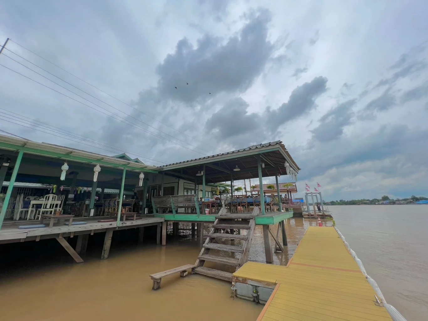 ครัวตานิด ดินเนอร์นัด 2 ของพรรคร่วมรัฐบาล ที่ภูมิใจไทยเป็นเจ้าภาพ