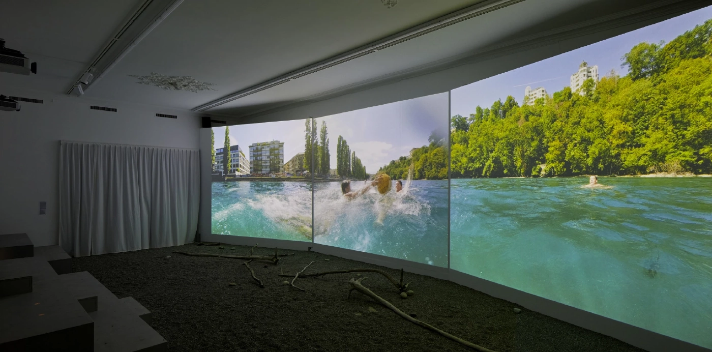 นิทรรศการ Swim City ที่พิพิธภัณฑ์ S AM Swiss Architecture Museum. ภาพจาก: S AM Swiss Architecture Museum