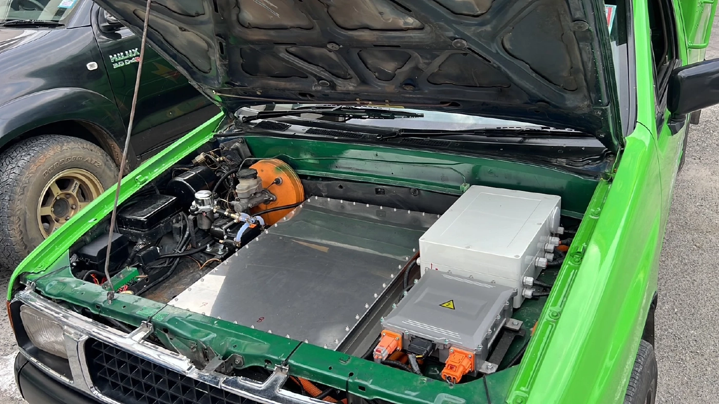 เครื่อง รถโดยสารไฟฟ้า