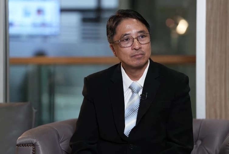 ธีรยุทธ สุวรรณเกษร ทนายอิสระ เจ้าของคำร้องขอให้ศาลรธน.วินิจฉัย ปม พิธา และก้าวไกล รณรงค์หาเสียงแก้ม.112