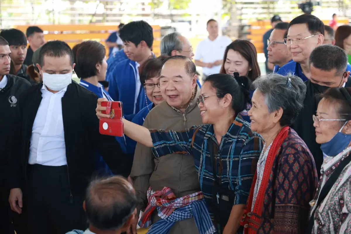 พปชร. สัญจร
