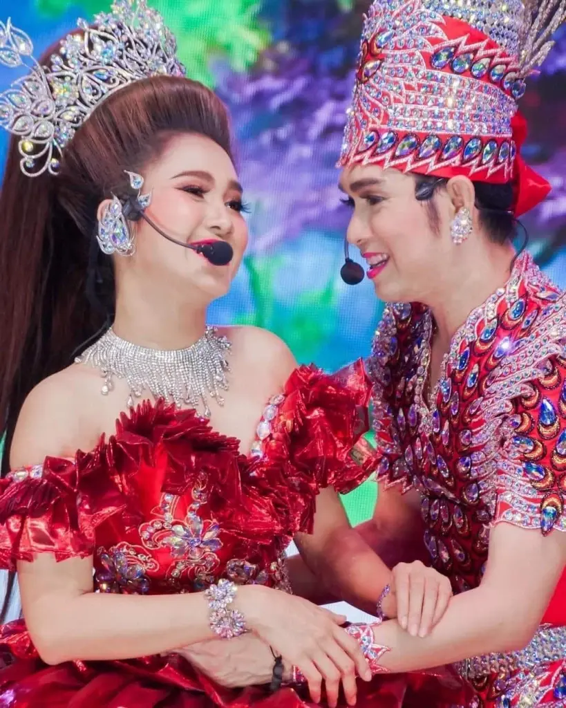 น้ำตาคลอ"กุ้ง สุธิราช" เผยอาการน้องสาวสมองบวม  ยังไม่ฟื้น มีภาวะแทรกซ้อน