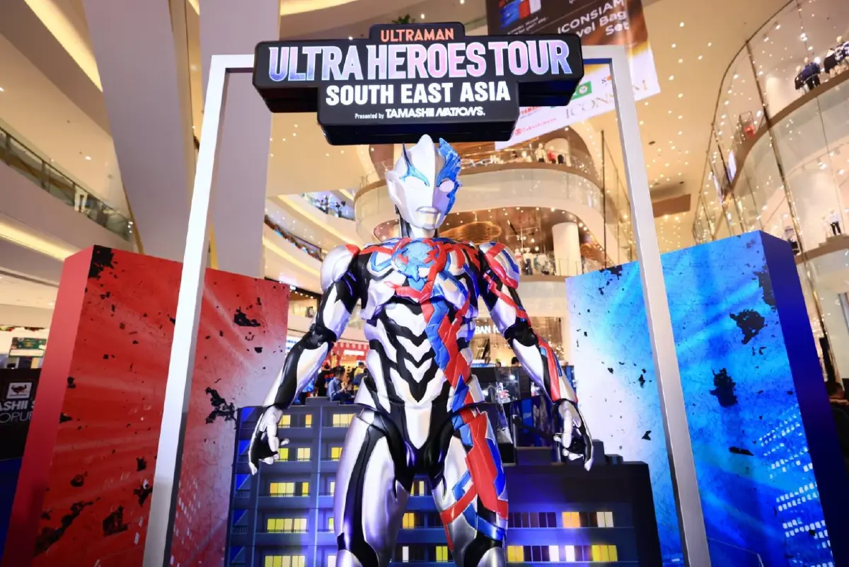 ฉลองวันเด็กปล่อยลำแสงครั้งแรกในไทย Ultraman Blazar สูง 2 เมตร ที่ไอคอนสยาม