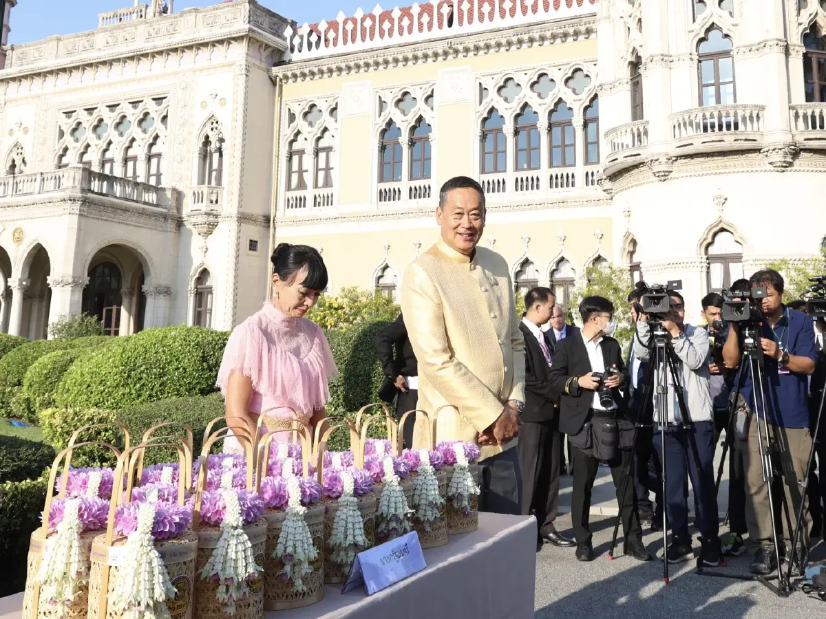 เศรษฐา ทวีสิน