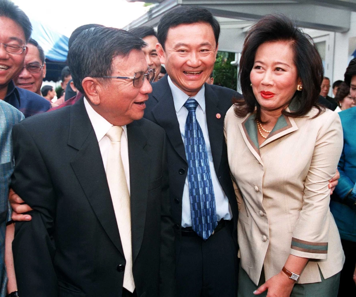 ทักษิณ, พจมาน, และ เสนาะ เทียนทอง