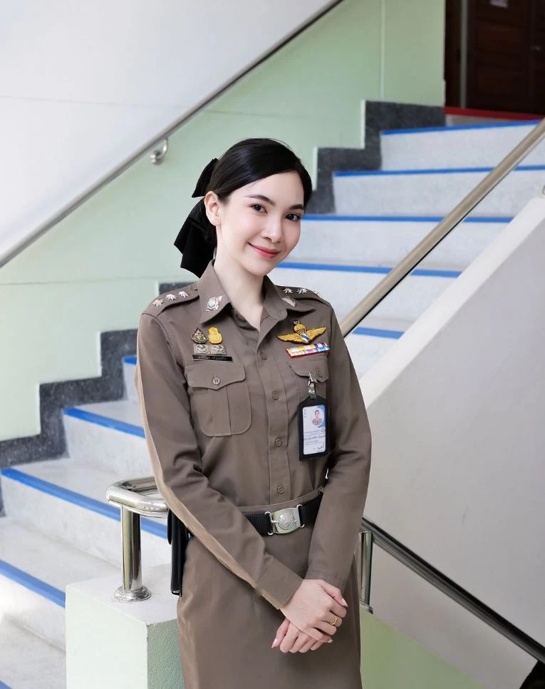 ร.ต.อ.อาทิติยา เบ็ญจะปัก หรือ "ผู้กองแคท"