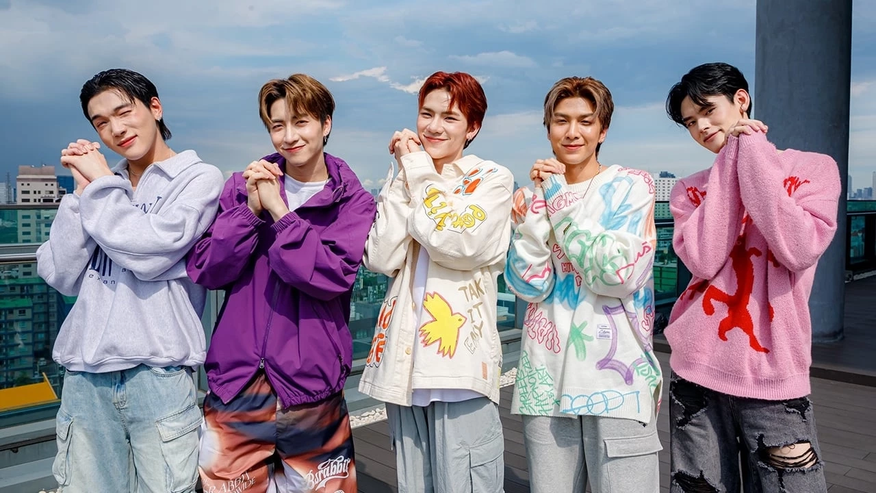 5 หนุ่มบอยกรุ๊ปวง PERSES ฉลองวาเลนไทน์ ให้สีกุหลาบแทนมุมมองของความรัก