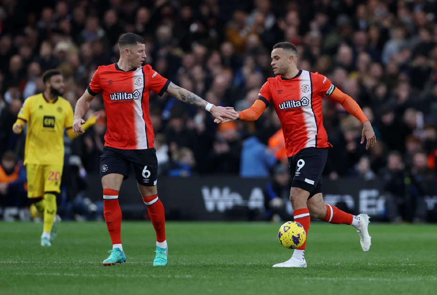 เช็กความพร้อม "ลูตัน พบ แมนยู" ศึกพรีเมียร์ลีกคืนนี้