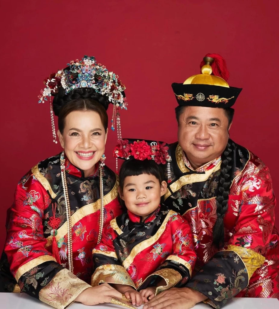 ส่องแฟชั่นเหล่าซุปตาร์แต่งตัวจัดเต็มรับ “วันตรุษจีน”