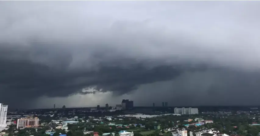 ปภ.เตือน 30 จังหวัด "อีสาน-กลาง" ระวังสถานการณ์ฝนฟ้าคะนอง-ลมกระโชกแรง