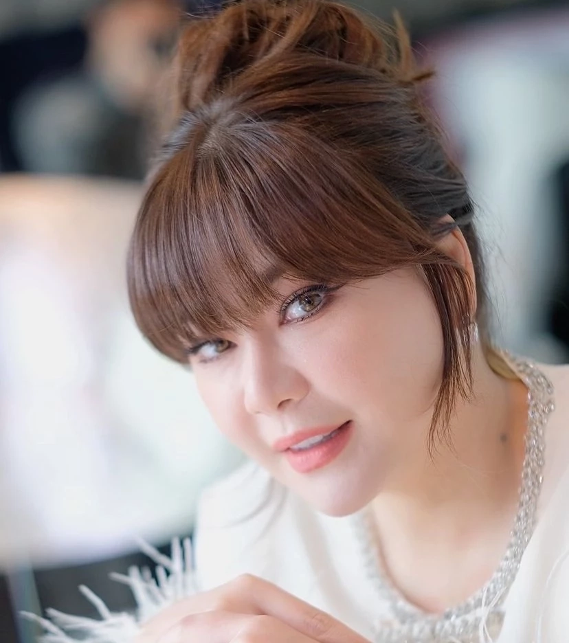 เปิดซีนเด็ด "โอ๋ ภัคจีรา" โดนเซอร์ไพรส์แฟนหนุ่มรุ่นน้องมอบแหวนแทนใจ