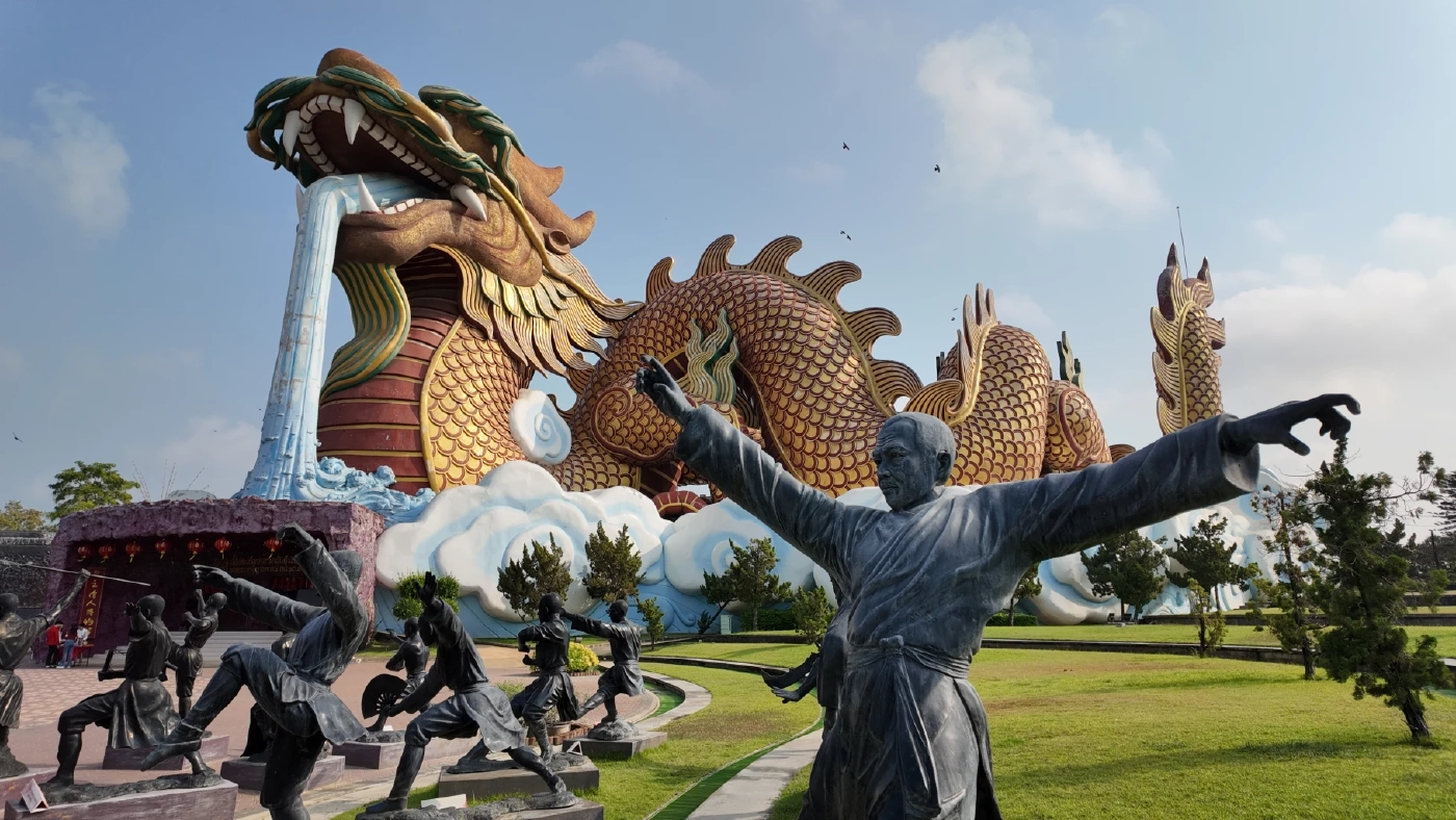 ตรุษจีน 2567 ชาวไทยเชื้อสายจีนไหว้ขอพรสิ่งศักดิ์สิทธิ์ เสริมสิริมงคลกันคึกคัก