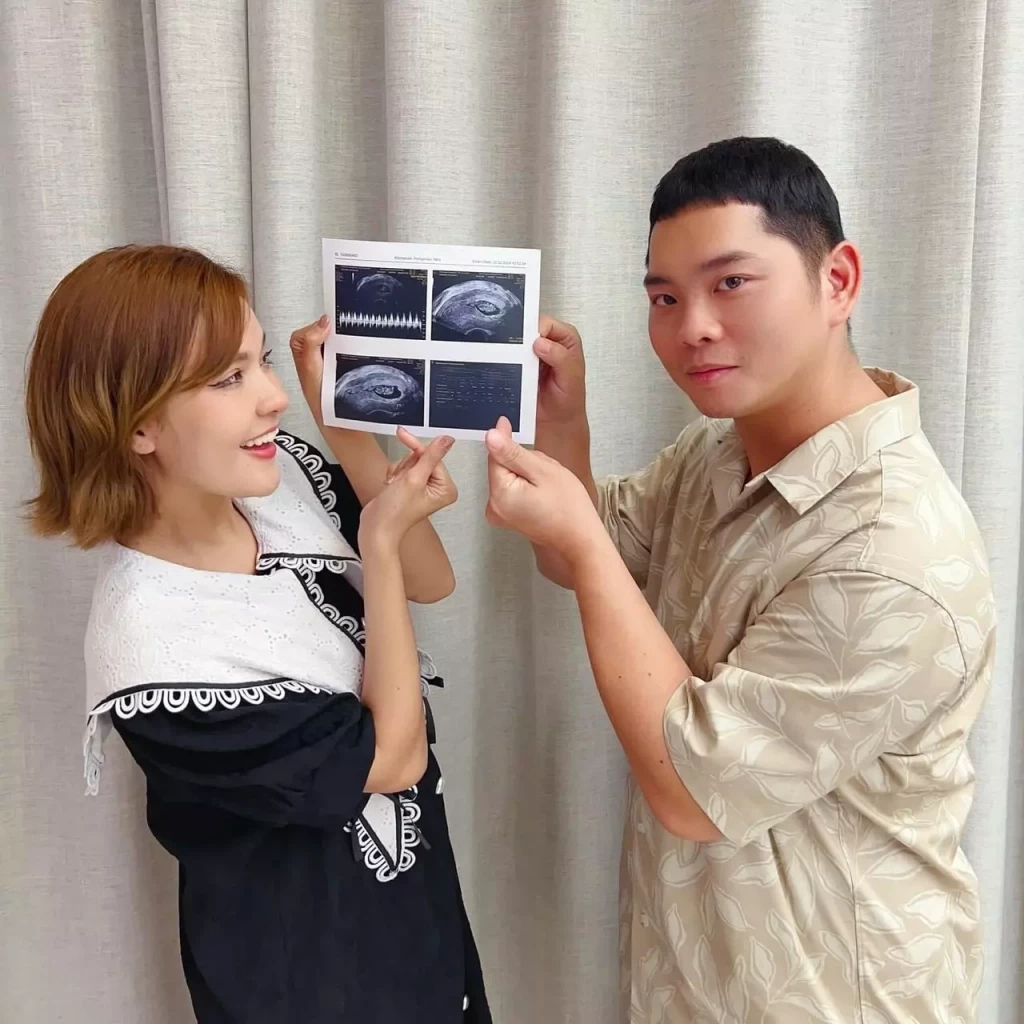 "ซูโม่กิ๊ก" ดีใจสุดๆโผกอดหอมลูกสะใภ้ "เปาวลี" ประกาศข่าวดีเบบี๋มาแล้ว