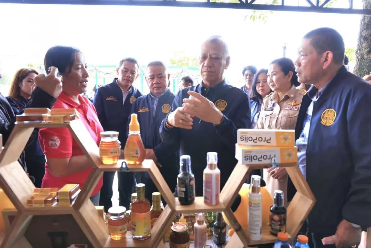 รมว. "พิพัฒน์" ดูแลแรงงานอิสระ รับจ้าง เกษตรกร  กว่า 1.8 แสนคน จ.พัทลุง