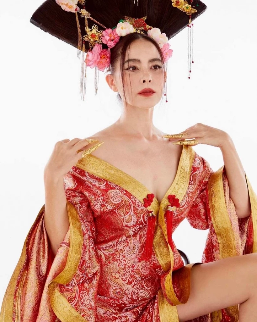 ส่องแฟชั่นเหล่าซุปตาร์แต่งตัวจัดเต็มรับ “วันตรุษจีน”