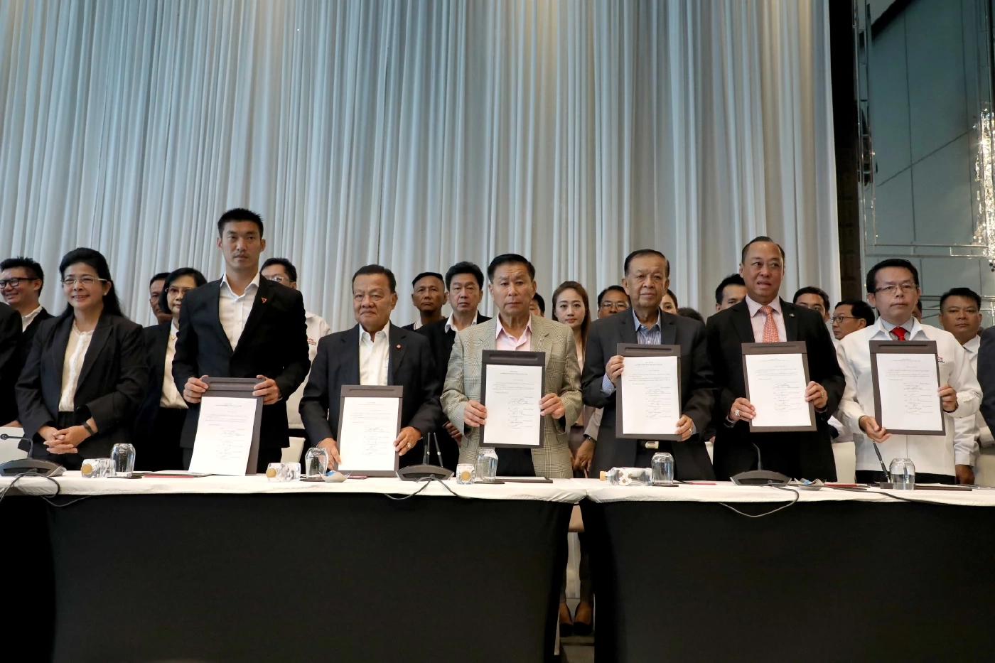 พรรคเพื่อไทยร่วมลงนามกับฝ่ายประชาธิปไตยเพื่อร่วมจัดตั้งรัฐบาลในการเลือกตั้ง 24 มี.ค. 62