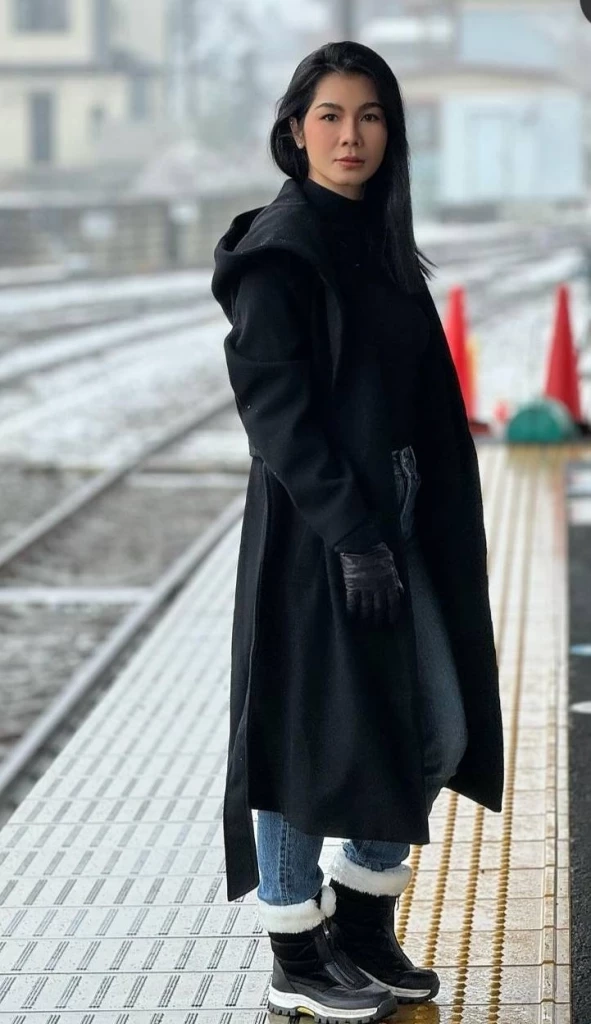 สาวเซ็กซี่ แนท เกศริน ขอลาปฏิบัติธรรม โพสต์รูปสวย ๆ ไว้ให้ดู เผื่อใครคิดถึง