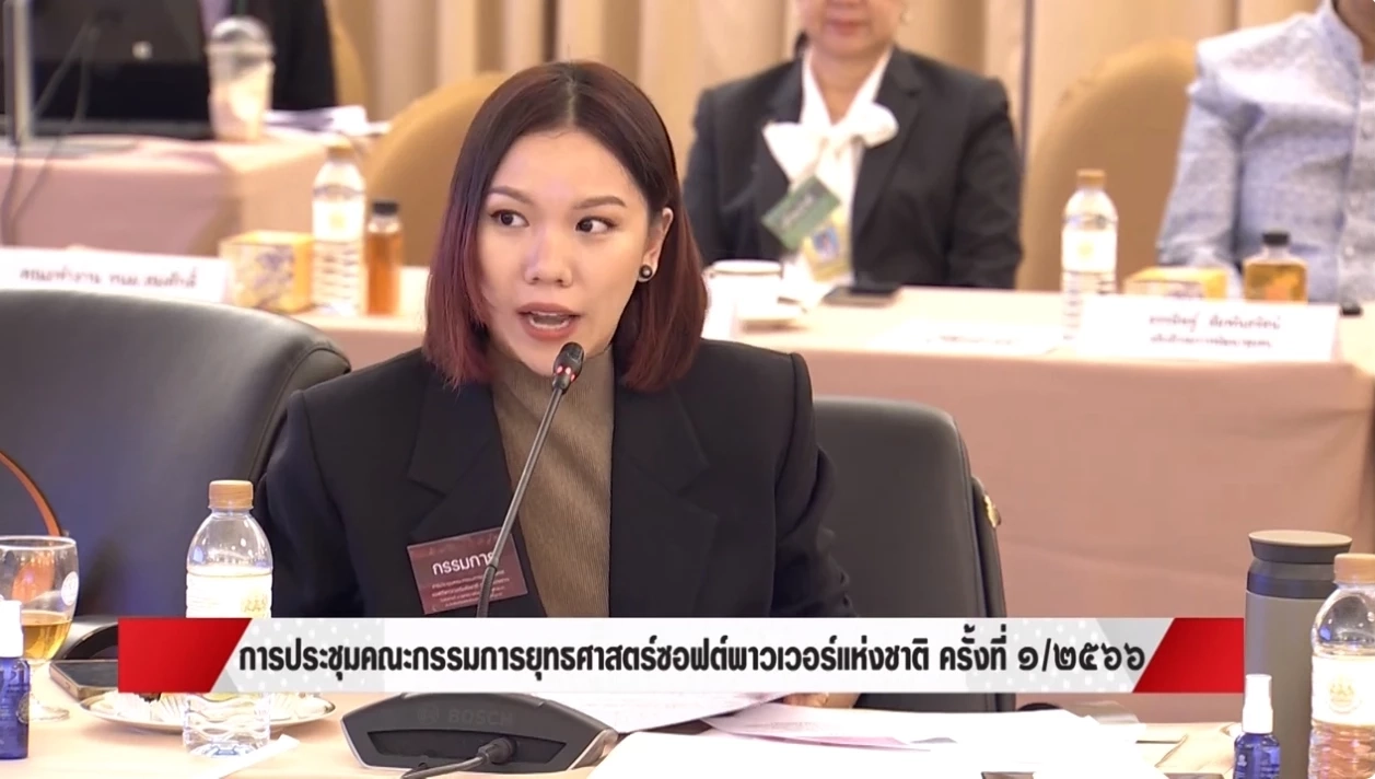 ทำความรู้จัก "กมลนาถ"  แฟชั่นดีไซน์รุ่นใหม่ พาทีมลาออก คณะอนุฯ ซอฟต์พาวเวอร์