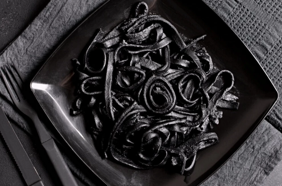 สีดำ-เทา ทำให้ความอยากกินอาหารลดลง