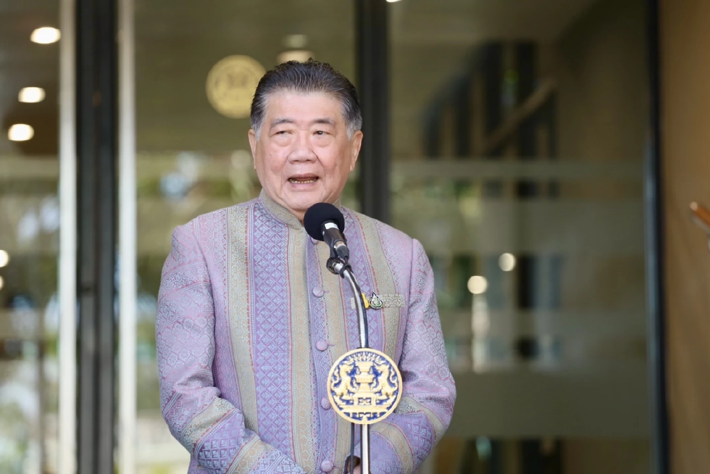 ภูมิธรรม เวชยชัย