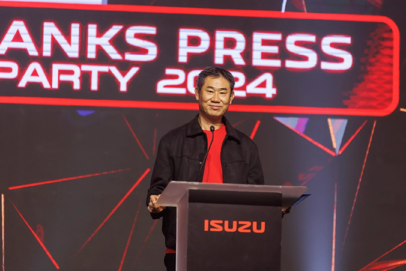 มร. ทาคาชิ ฮาตะ กรรมการผู้จัดการ บริษัท ตรีเพชรอีซูซุเซลส์ จำกัด