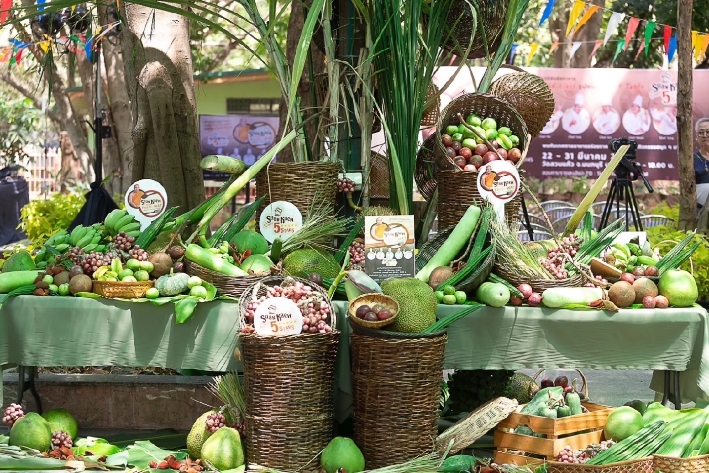 ชิม ช้อป อาหารระดับ 5 ดาว ราคาเบาๆในงาน "Suan Kaew Food Festi-Wat"