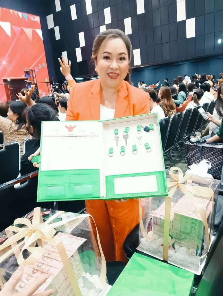 แม่อร แห่งห้างทองเอกชัย จ.สุราษฎร์ธานี