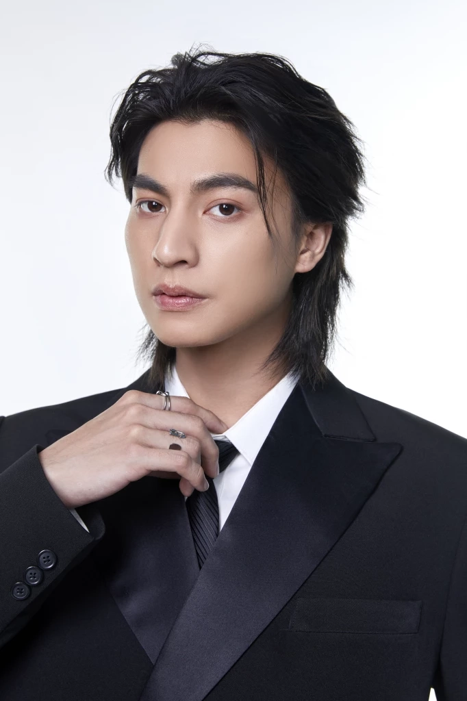 กลัฟ คณาวุฒิ ปล่อยซิงเกิลใหม่ล่าสุด ได้ THE TOYS อยู่เบื้องหลัง