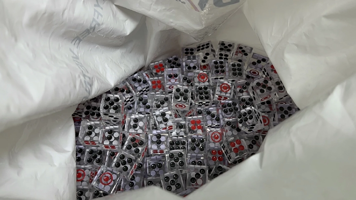 ตร. 191 บุกทลายบ่อนไฮโลลับใน กทม. ลอบเปิดมา 3 เดือน เจ้ามือเป็นสาววัย 22