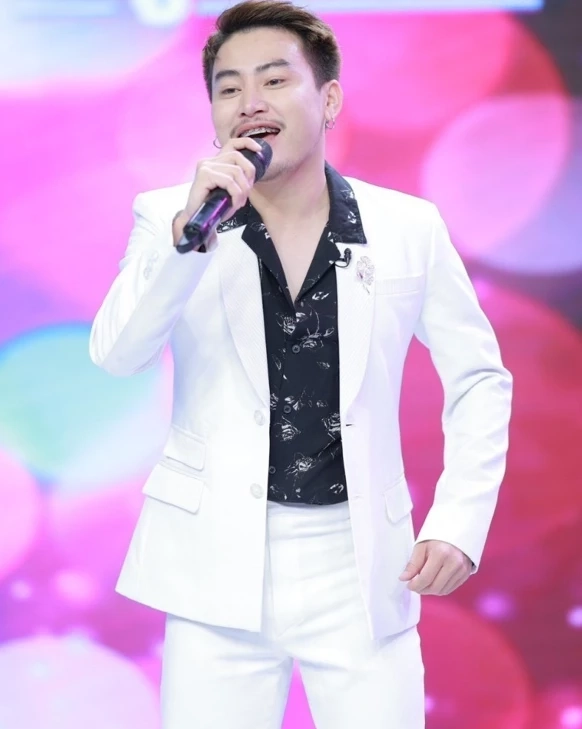 รู้จักตัวจริง "แรนดี้ อีสาน" ต้นฉบับเพลงดังลืมฮูดซิบที่ชีวิตยิ่งกว่าละคร