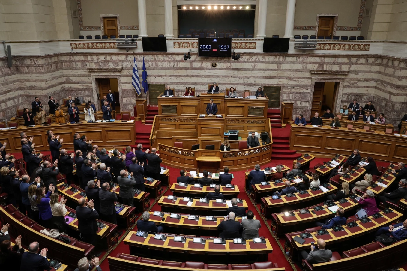 กรีซผ่านร่างกฎหมายรับรองสมรสเพศเดียวกัน