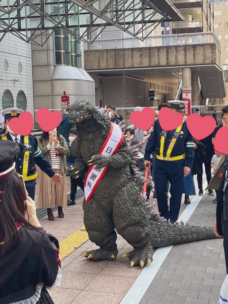 โตเกียวตั้ง "ก็อดซิลลา" เป็นตำรวจ ปลุกจิตสำนึกความปลอดภัยบนถนน