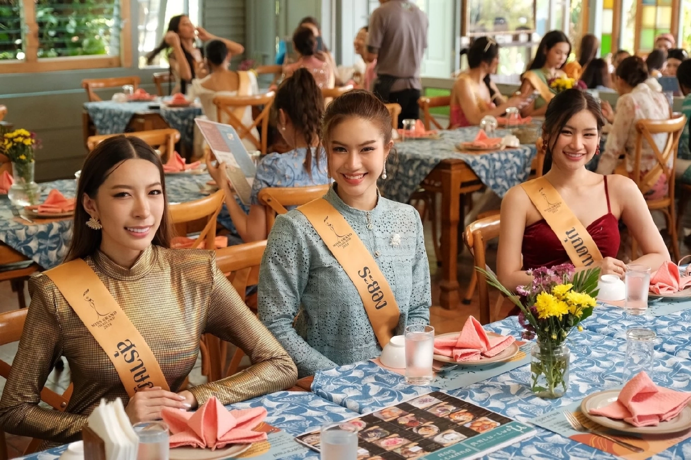 ภาพบรรยากาศ 77 มิสแกรนด์ เก็บตัวภูเก็ต เตรียมร้องเต้นกับรุ่นพี่ อิงฟ้า