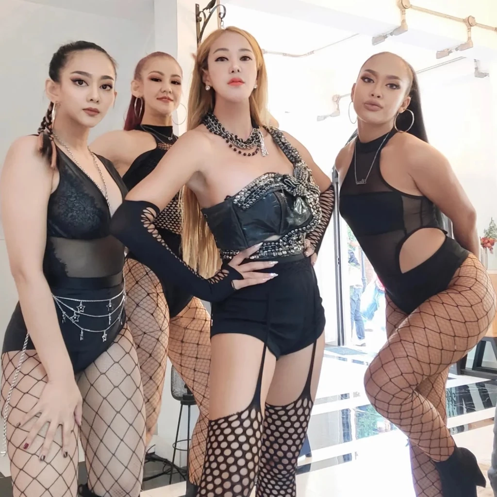 โปรดติดตาม เปิ้ล ไอริณ อยากออกซิงเกิลทุกเดือน ยิ่งโดนบูลลี่ยิ่งมีพลัง