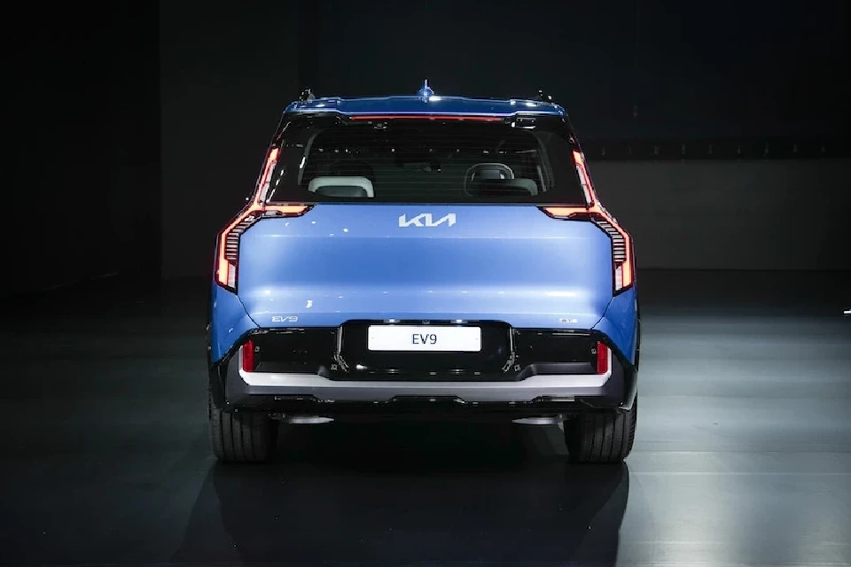 เปิดตัวแล้ว "Kia EV9" เอสยูวีพลังงานไฟฟ้า ราคาเริ่มต้น 3.49 ล้านบาท