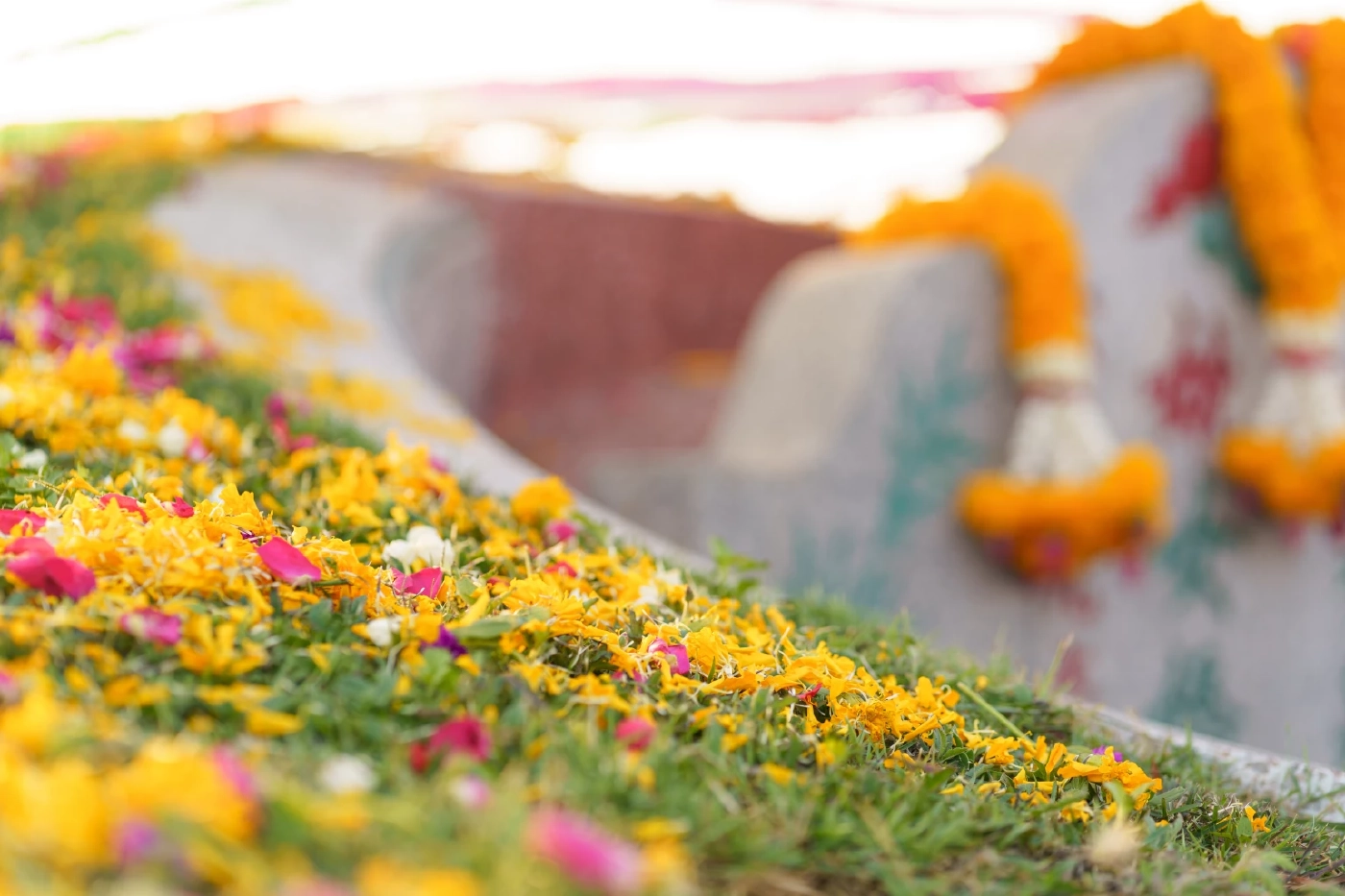 เปิดอาชีพชวนอึ้ง รายได้งาม รับจ้างล้างฮวงซุ้ยเทศกาลเช็งเม้ง ทำงานปีละครั้ง