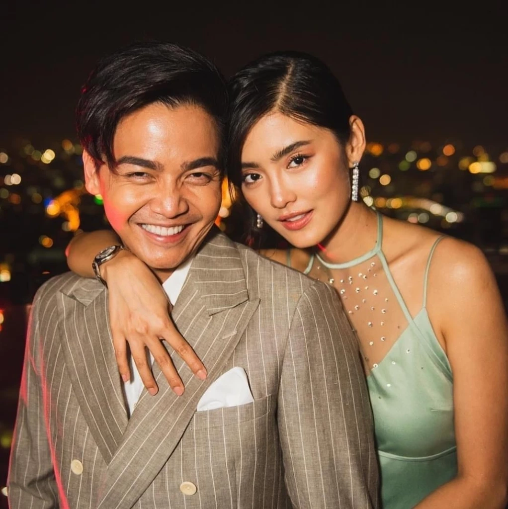 "พีเค" มีสะดุ้งสามสาวคนดังฟาดสับๆ ทำเอาชาวเน็ตฮือฮากันถ้วนหน้า