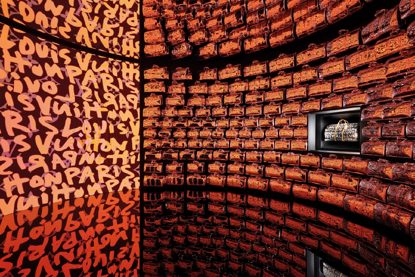 สาวก Louis Vuitton ห้ามพลาด "LV THE PLACE BANGKOK" ที่แรกในโลก ใหญ่ที่สุดในไทย