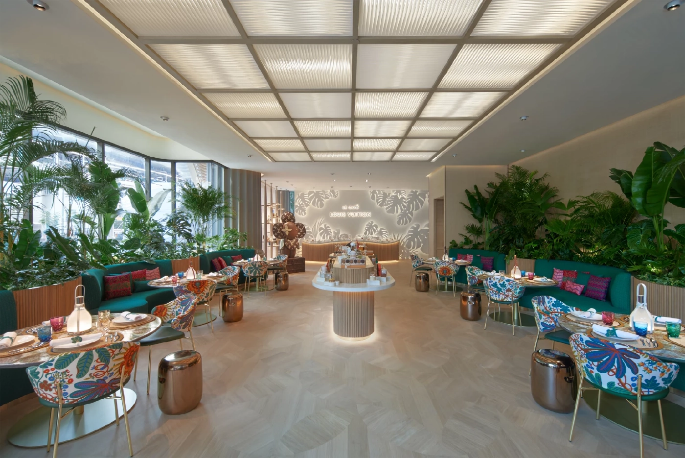 สาวก Louis Vuitton ห้ามพลาด "LV THE PLACE BANGKOK" ที่แรกในโลก ใหญ่ที่สุดในไทย