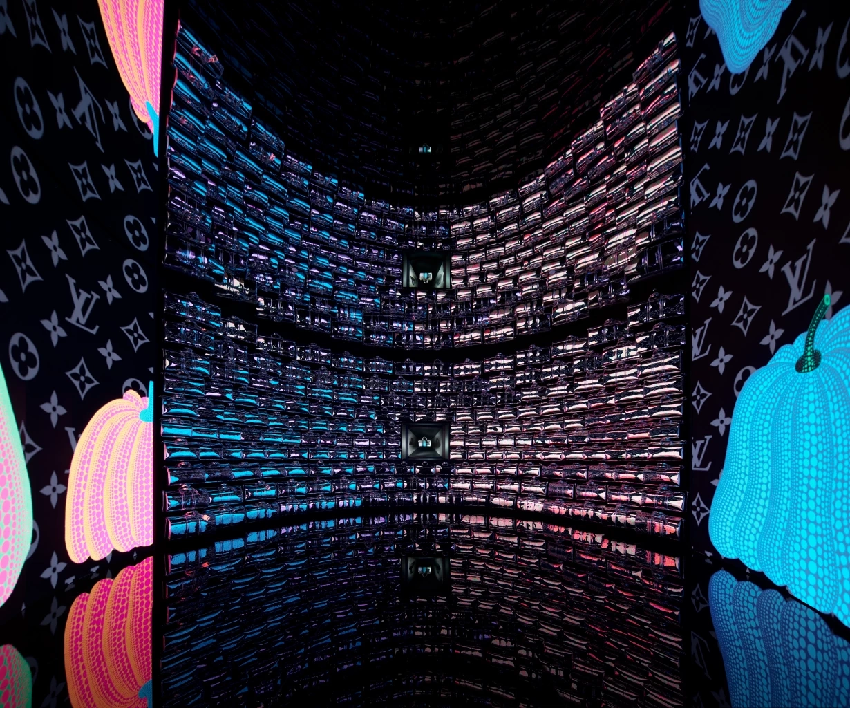 สาวก Louis Vuitton ห้ามพลาด "LV THE PLACE BANGKOK" ที่แรกในโลก ใหญ่ที่สุดในไทย