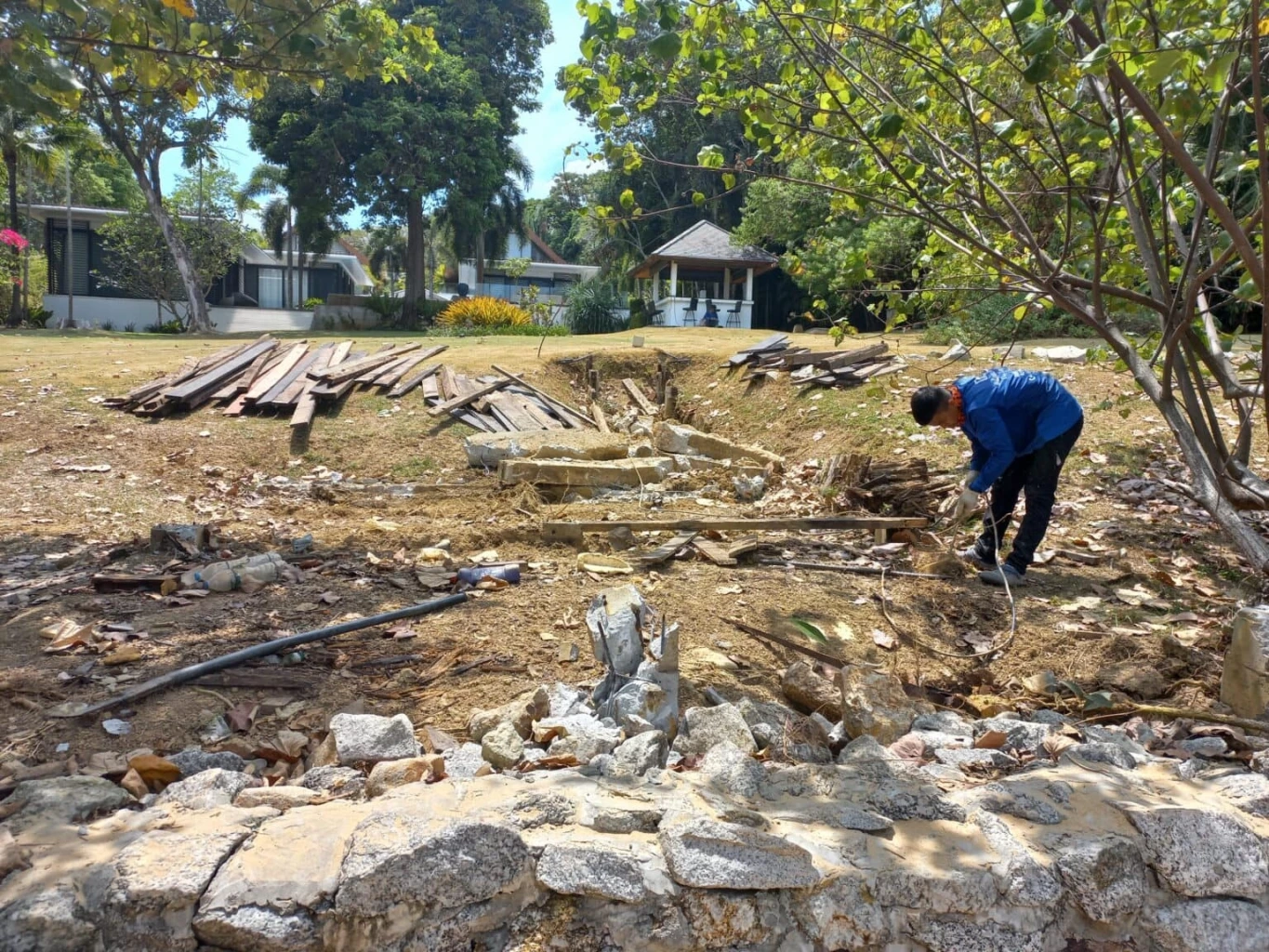 จุดเกิดเหตุฝรั่งเตะหมอ ที่ถูกรื้อเพราลุกล้ำพื้นที่ชายหาด