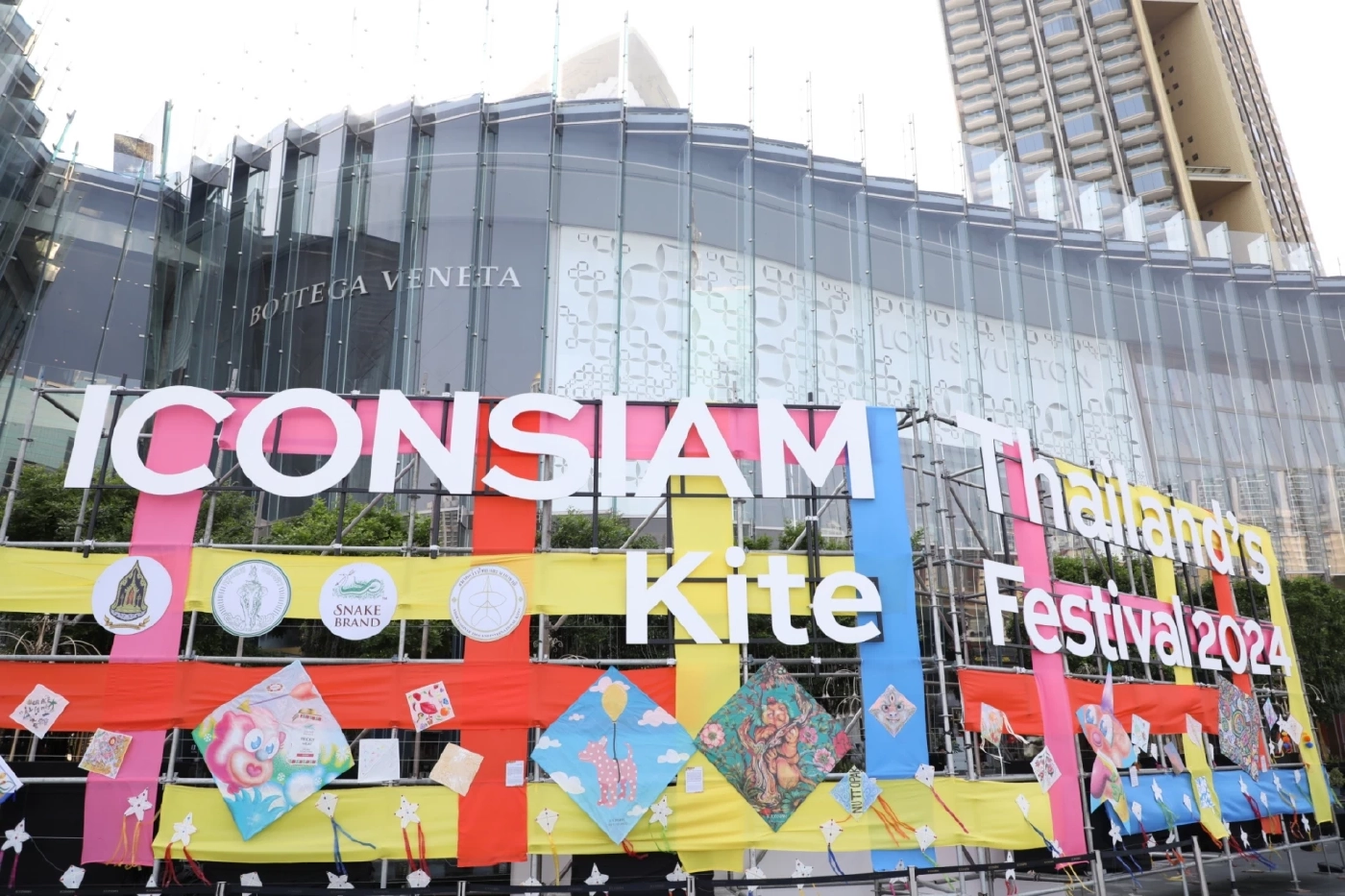 ซัมเมอร์นี้! ยกแก๊งมาสนุกกับเทศกาลเล่นว่าวสุดยิ่งใหญ่ริมแม่น้ำเจ้าพระยา