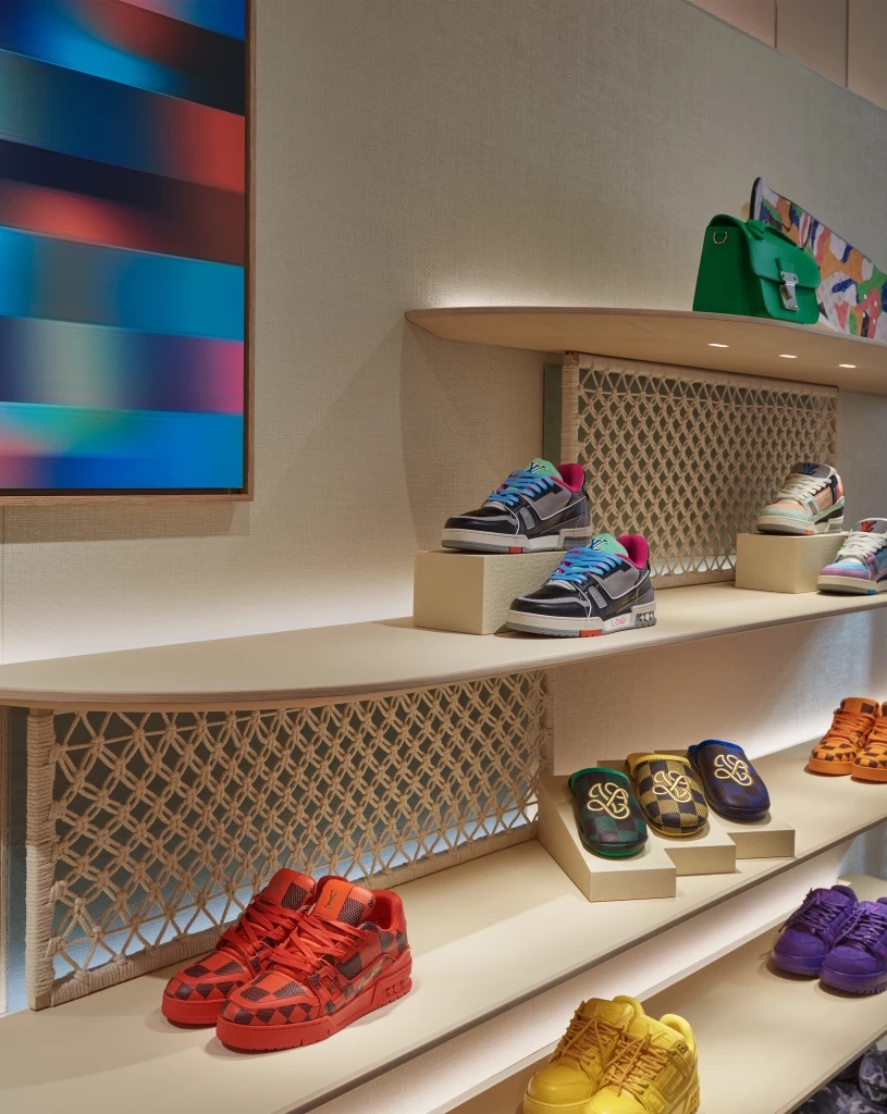 สาวก Louis Vuitton ห้ามพลาด "LV THE PLACE BANGKOK" ที่แรกในโลก ใหญ่ที่สุดในไทย