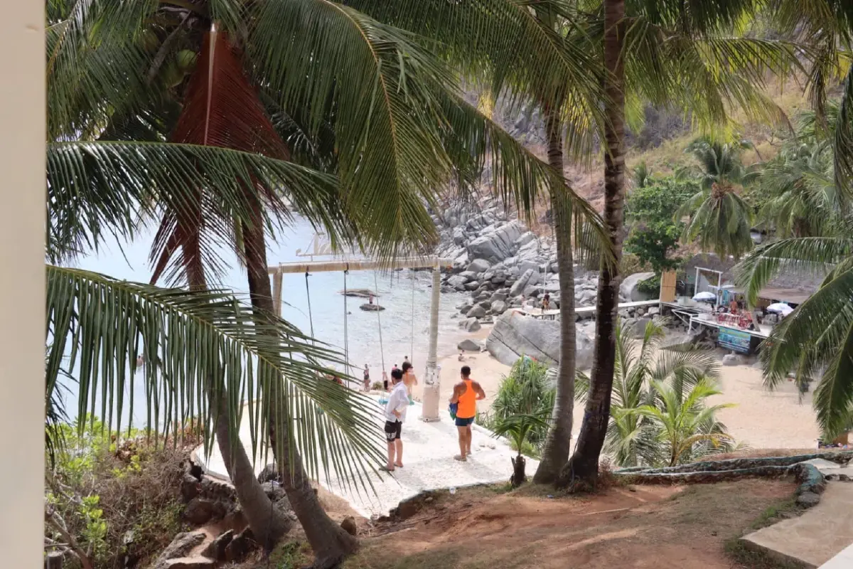 โซเชียลชี้เบาะแส "หาดนุ้ย" จ.ภูเก็ต ผู้มีอิทธิพลอ้างเป็นทหารเรือ เก็บเงินก่อนลงหาด