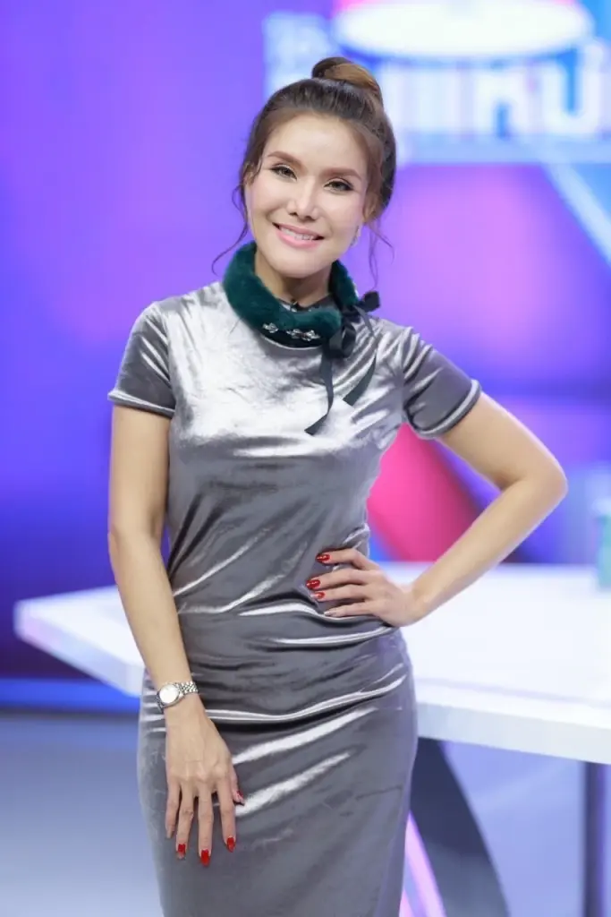 "ต้อม รัชนีกร" ไม่ขอเคลียร์คู่กรณีศัลยกรรม เสียใจโดนคนทั้งประเทศด่า "สะตอ"